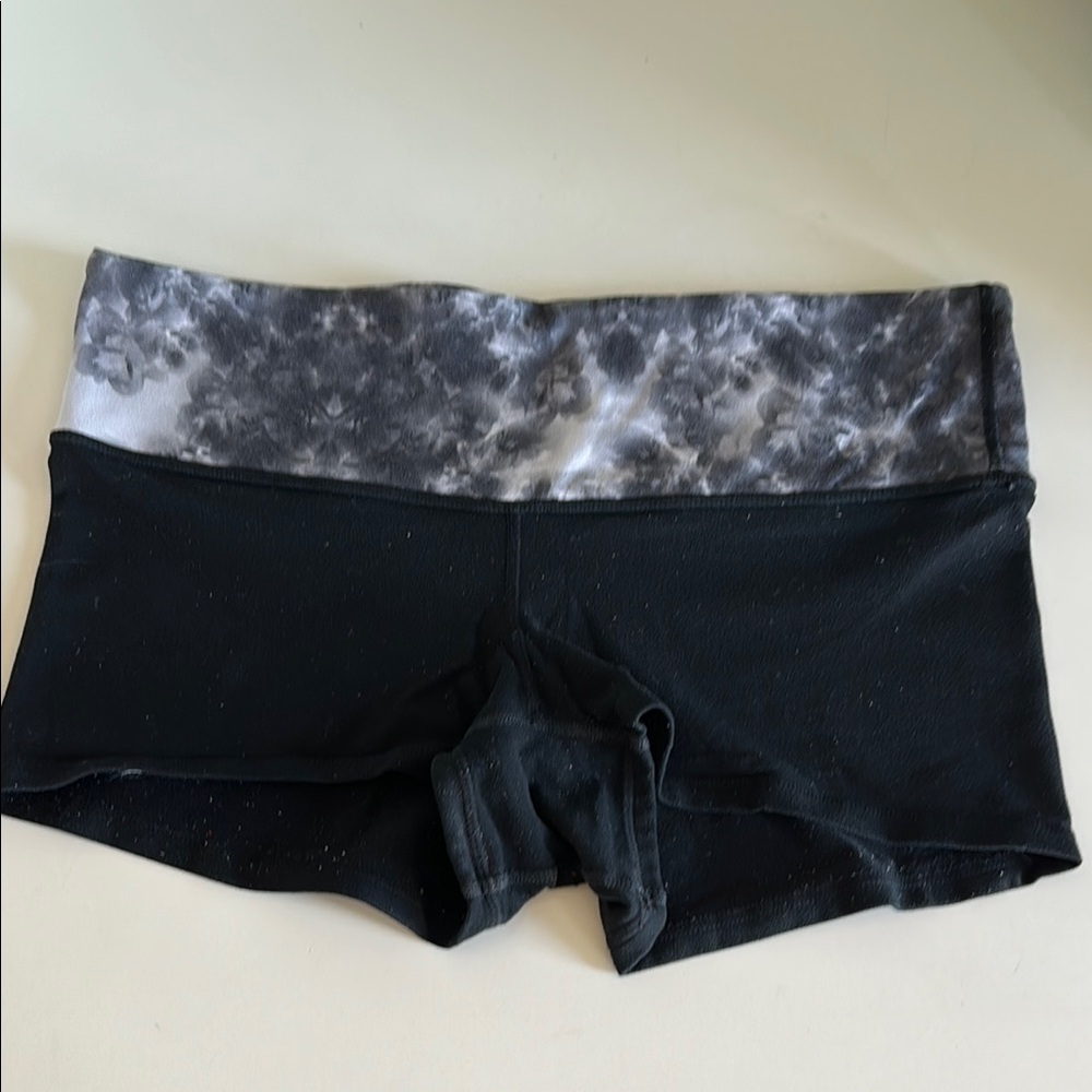Lululemon spandex shorts